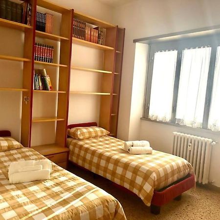Apartamento Centocelle, Metro C Luminoso Quadrilocale Roma Exterior foto